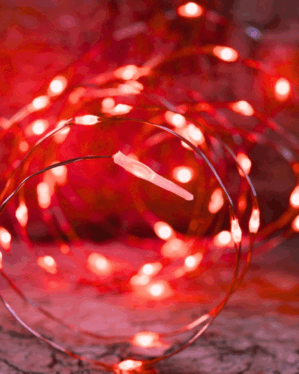 Rød micro LED lyskæde med strømforsyning