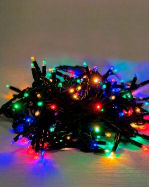 Professionel lyskæde med sort ledning og multifarvet LED.