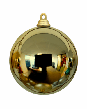 Skinnende champagne julekugle med reflekterende overflade og dekorativ krone, fremstillet i slidstærkt materiale, ideel til professionel juleudsmykning i byrum, centre og events.
