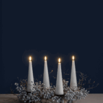 Giftbox w. spike, remote, LED cone candle, Nordic white, Smooth, 4-pack, 5,8x21, 
