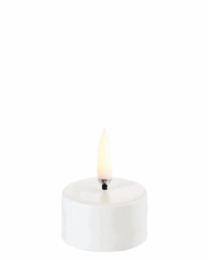 Hvidt LED fyrfadslys med realistisk flamme.